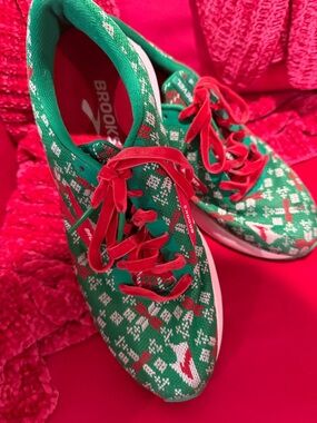 Brooks Women’s Green Knit Athletic Shoes with Red Accents